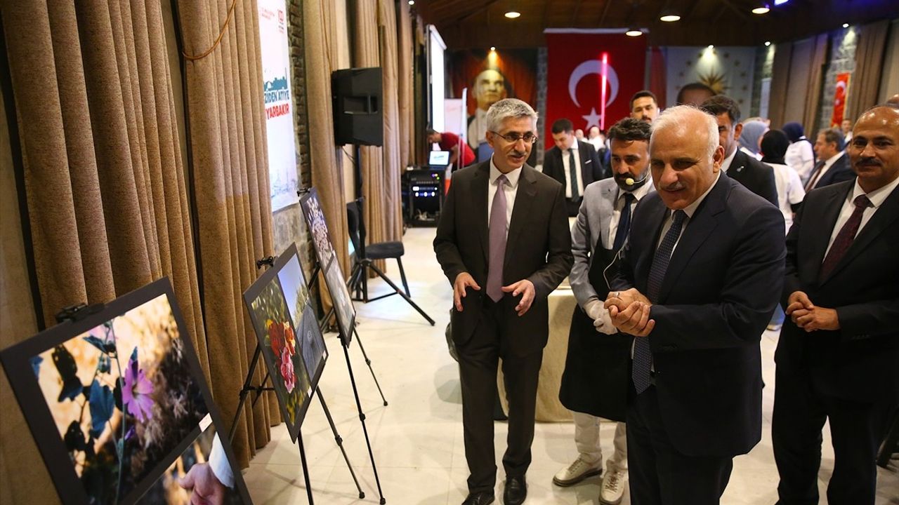 Milli Eğitim Bakan Yardımcısı Nazif Yılmaz, Diyarbakır'da Lise Öğrencileriyle Buluştu