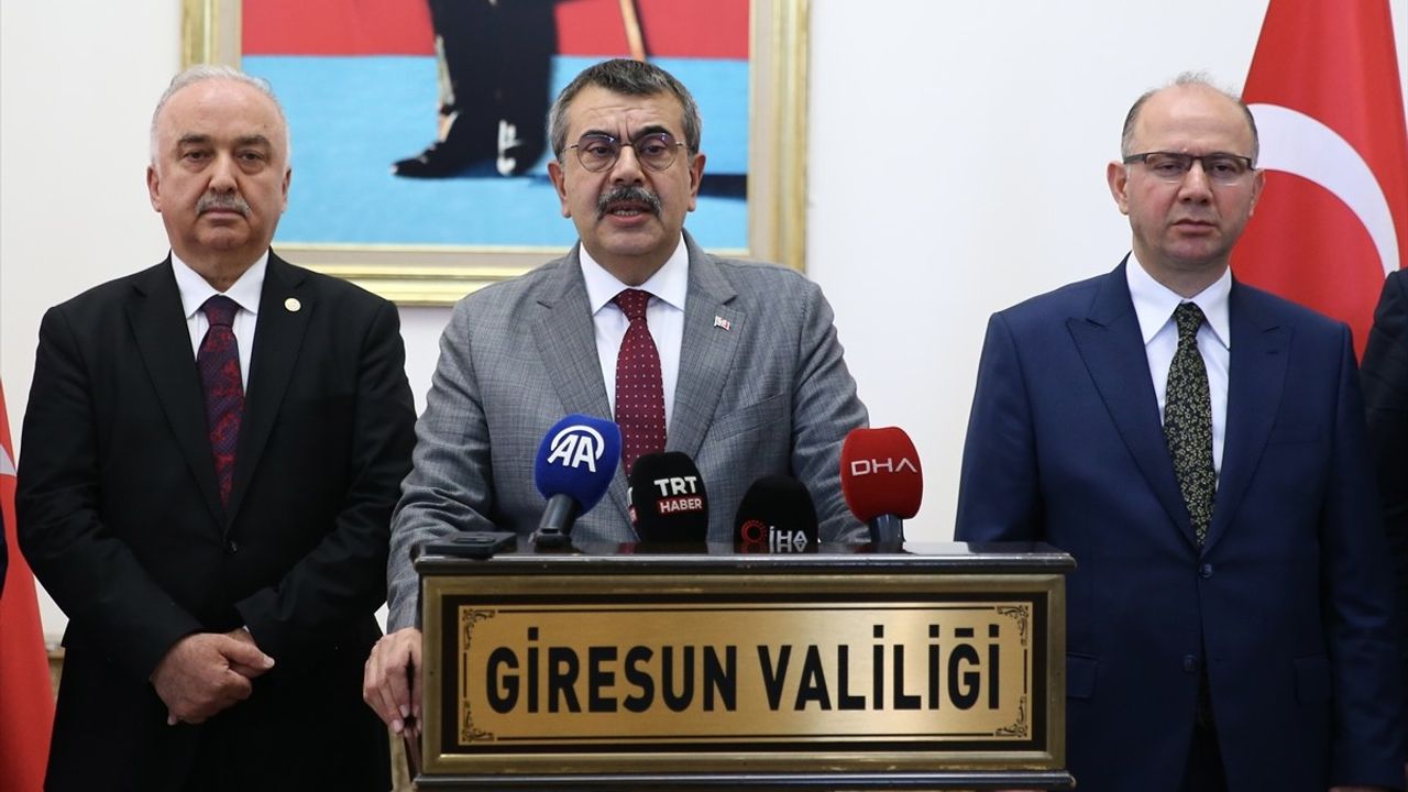 Milli Eğitim Bakanı Tekin, Giresun'da Eğitimde Yapay Zeka Çalışmalarını Açıkladı