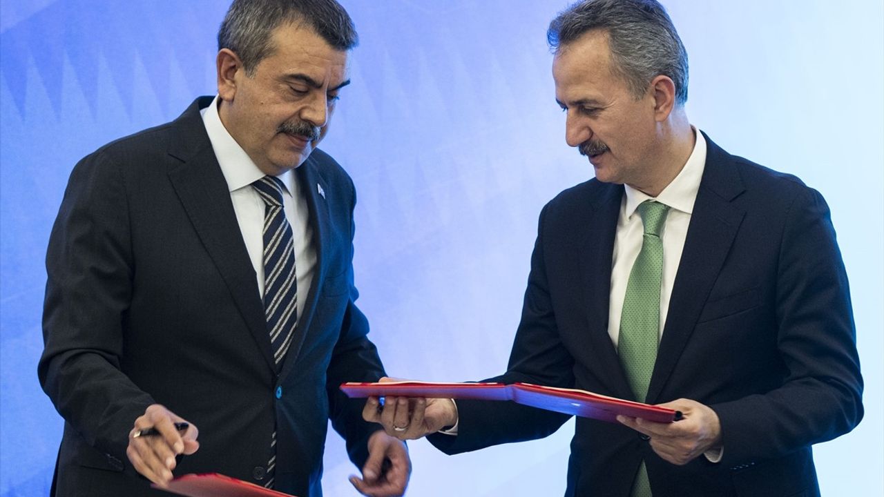 Milli Eğitim Bakanı Tekin, Mesleki ve Teknik Eğitim İşbirliği Protokolünü Tanıttı