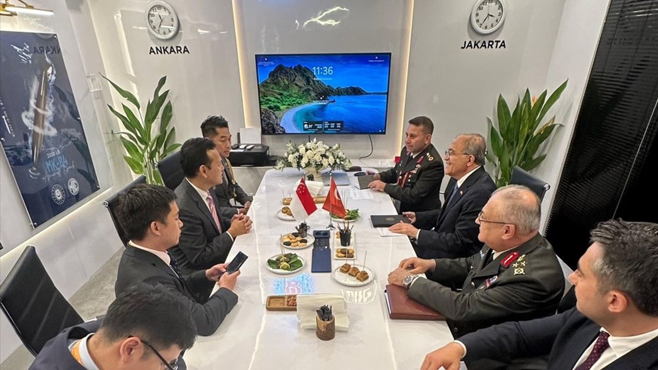 Milli Savunma Bakan Yardımcısı Alpay, Endonezya'da Indo Defence-2025 Fuarı'na Katıldı