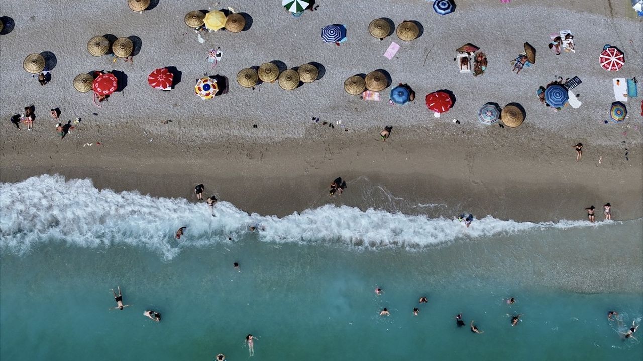 Muğla'da Sıcak Hava Nedeniyle Sahillerde Yoğunluk