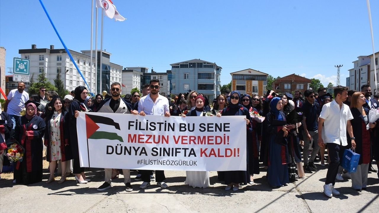 OMÜ İletişim Fakültesi Mezuniyet Töreninde Filistin'e Destek İfadeleri