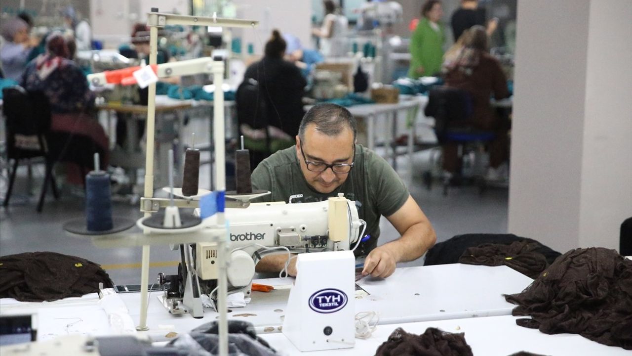 Ordu'da Tekstil Sektörüne Nitelikli Eleman Yetiştiren Kurslar Başarıyla Devam Ediyor