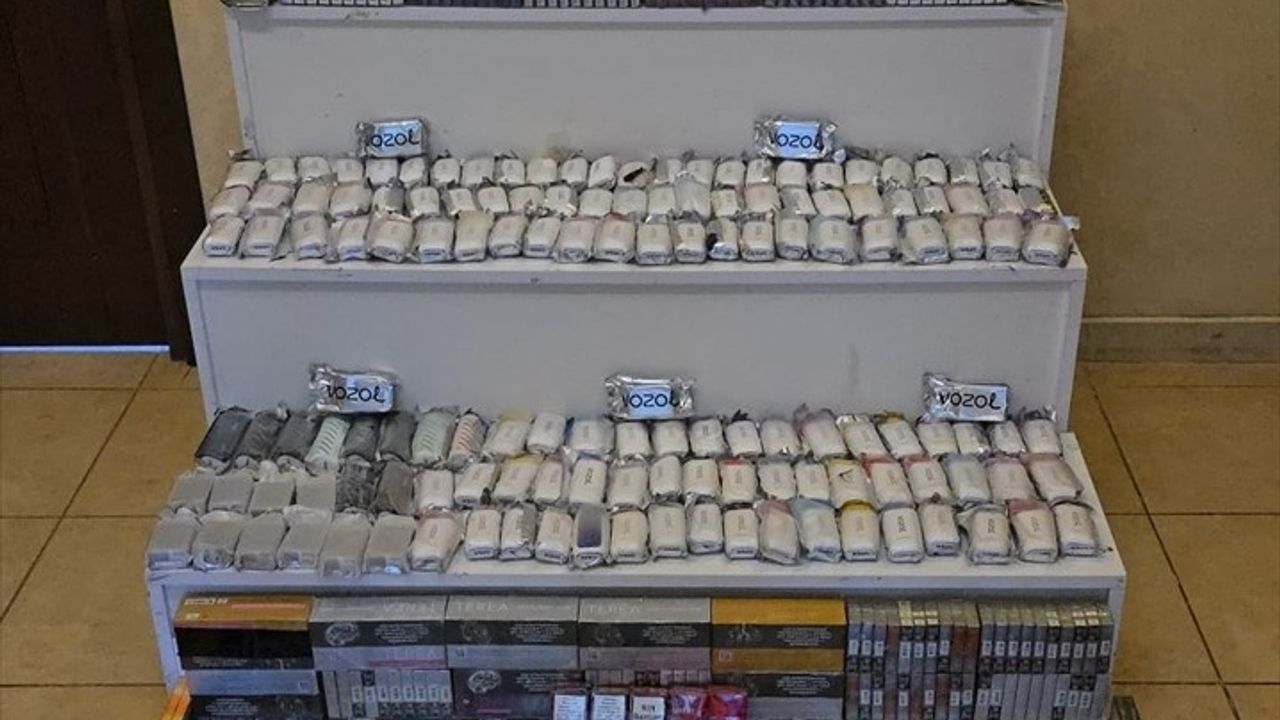 Osmaniye'de Gümrük Kaçağı Sigara Ele Geçirildi, Sürücü Gözaltında