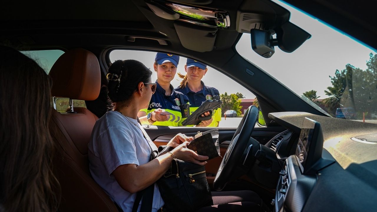 Otoyol Jandarması Bayram Süresince Trafik Güvenliğini Sağlamak Üzere Görevde