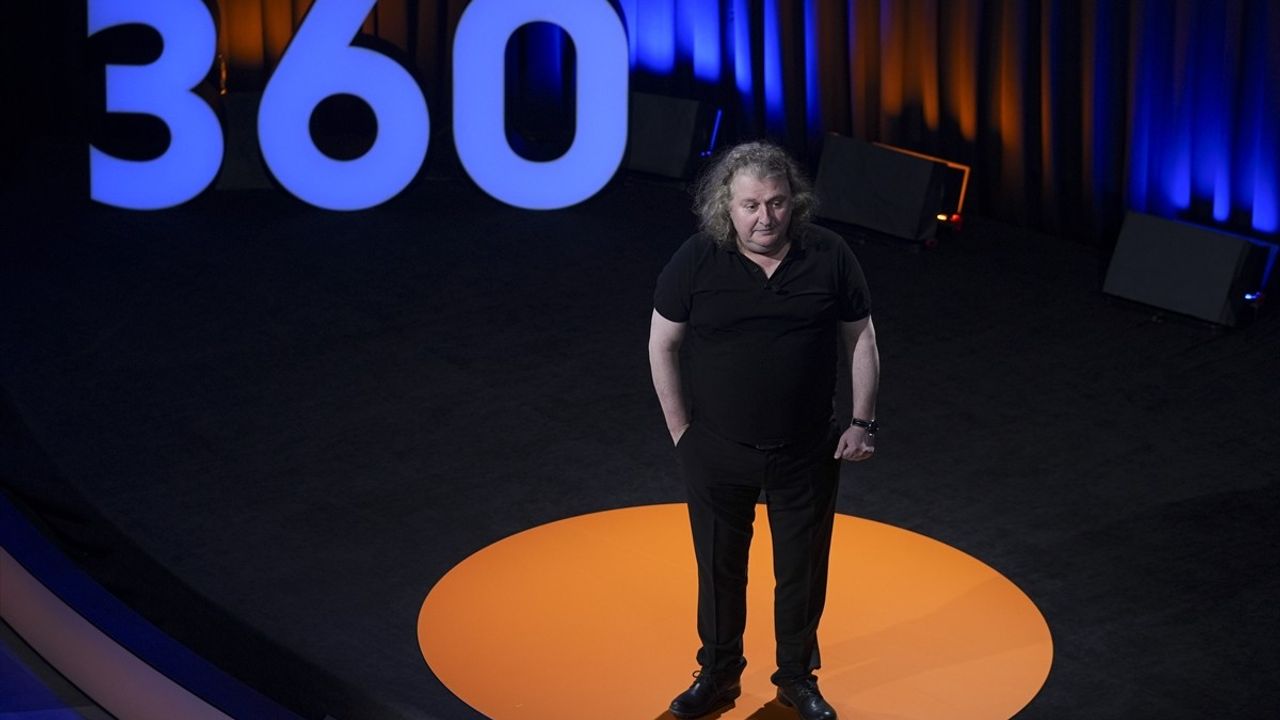 Piyanist ve Besteci Tuluyhan Uğurlu, Anadolu Ajansı'nın "360 Konuşmaları" Programına Konuk Oldu