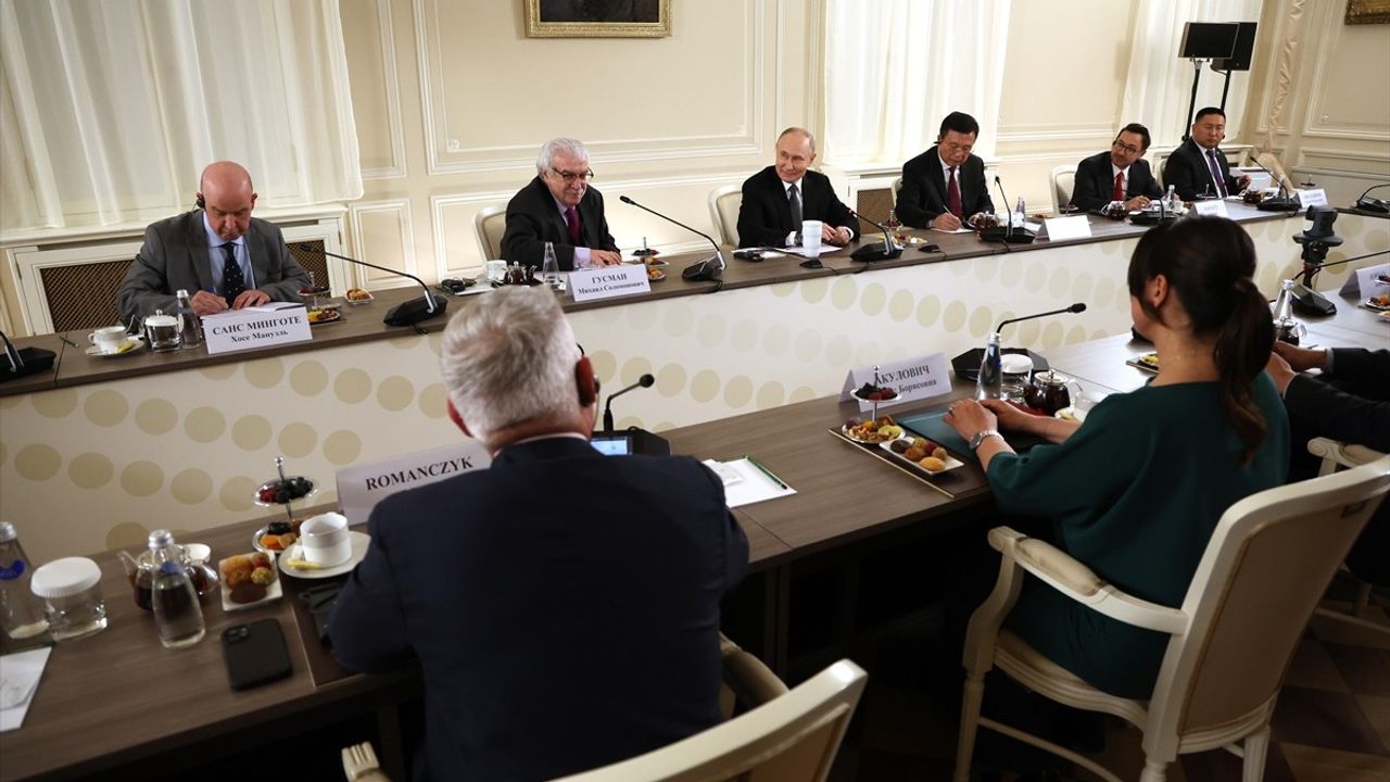 Putin: İran ve İsrail'in Çıkarlarını Güvence Altına Alma Çabası