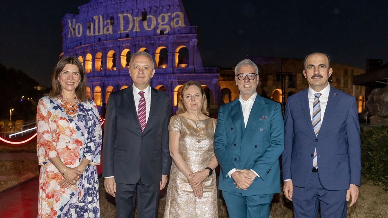 Roma'da Kolezyum Önünde Mevlevi Sema Töreni Şöleni Düzenlendi