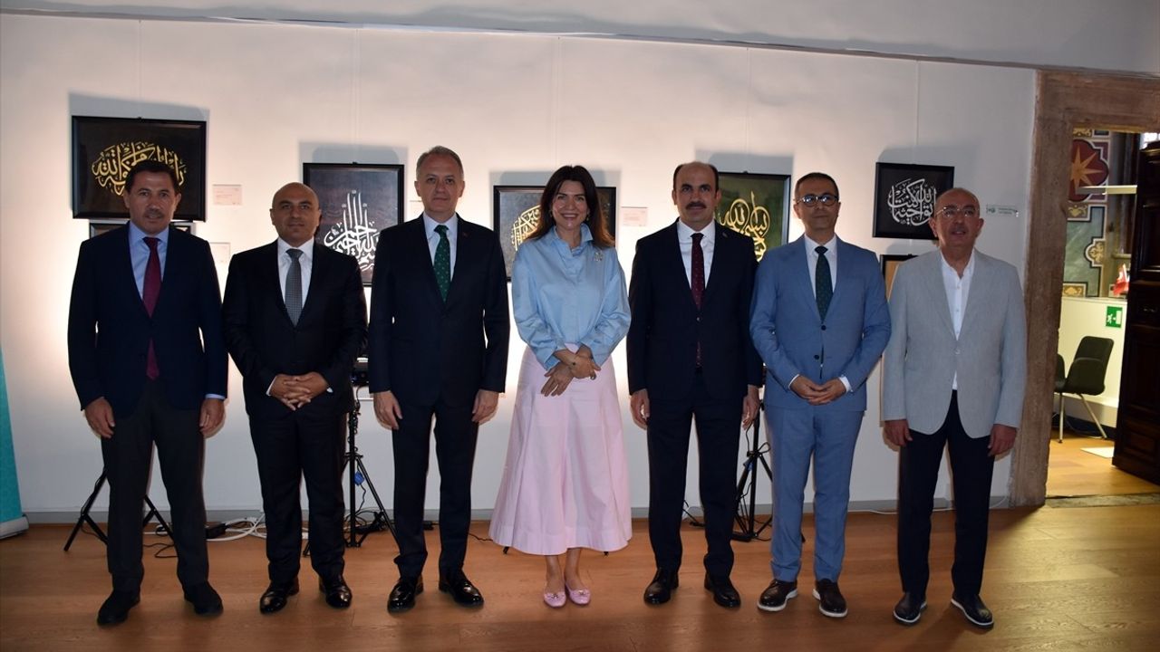 Roma'da 'Mistisizm: Doğu ile Batının Buluştuğu Köprü' Sempozyumu Düzenlendi