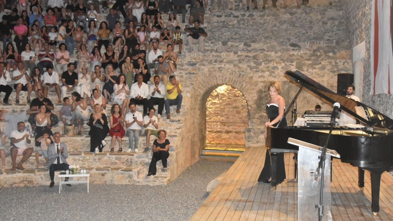 Rüya Taner Anemurium Antik Kenti'nde Müzikseverlerle Buluştu