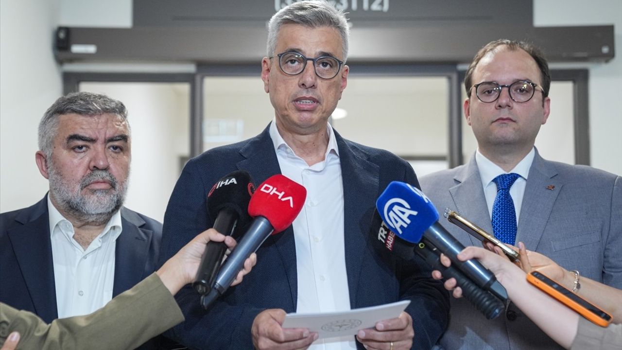 Sağlık Bakanı Memişoğlu, Kuzey Makedonya Yangınından Yaralananlara Ziyaret Gerçekleştirdi