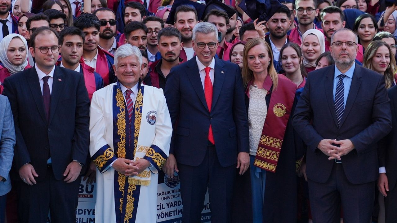 Sağlık Bakanı Memişoğlu, Sağlık Bilimleri Üniversitesi Mezuniyet Töreninde Konuştu