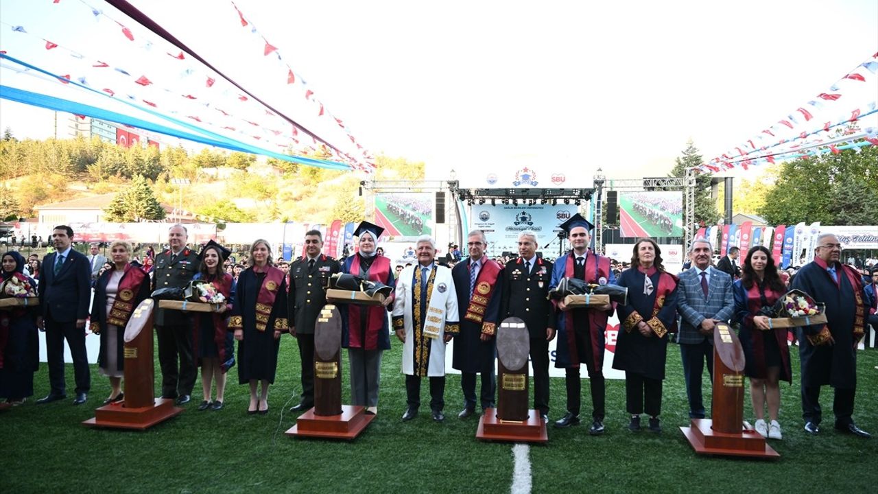 Sağlık Bilimleri Üniversitesi Gülhane Külliyesi'nde Mezuniyet Töreni