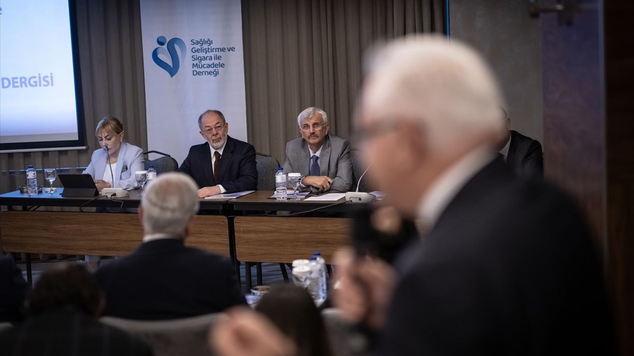 Sağlık İçin Sigara Alarmı Dergisi Yeniden Yayında