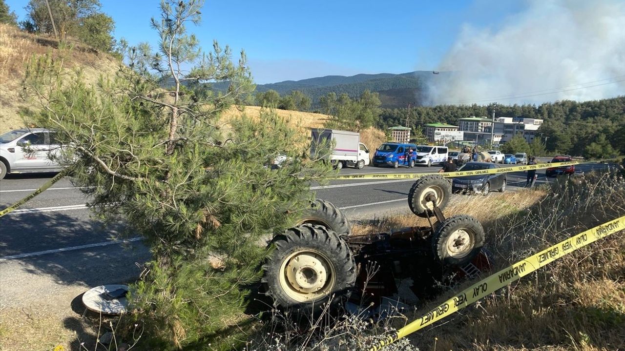 Sakarya'da Devrilen Traktördeki Kadın Hayatını Kaybetti