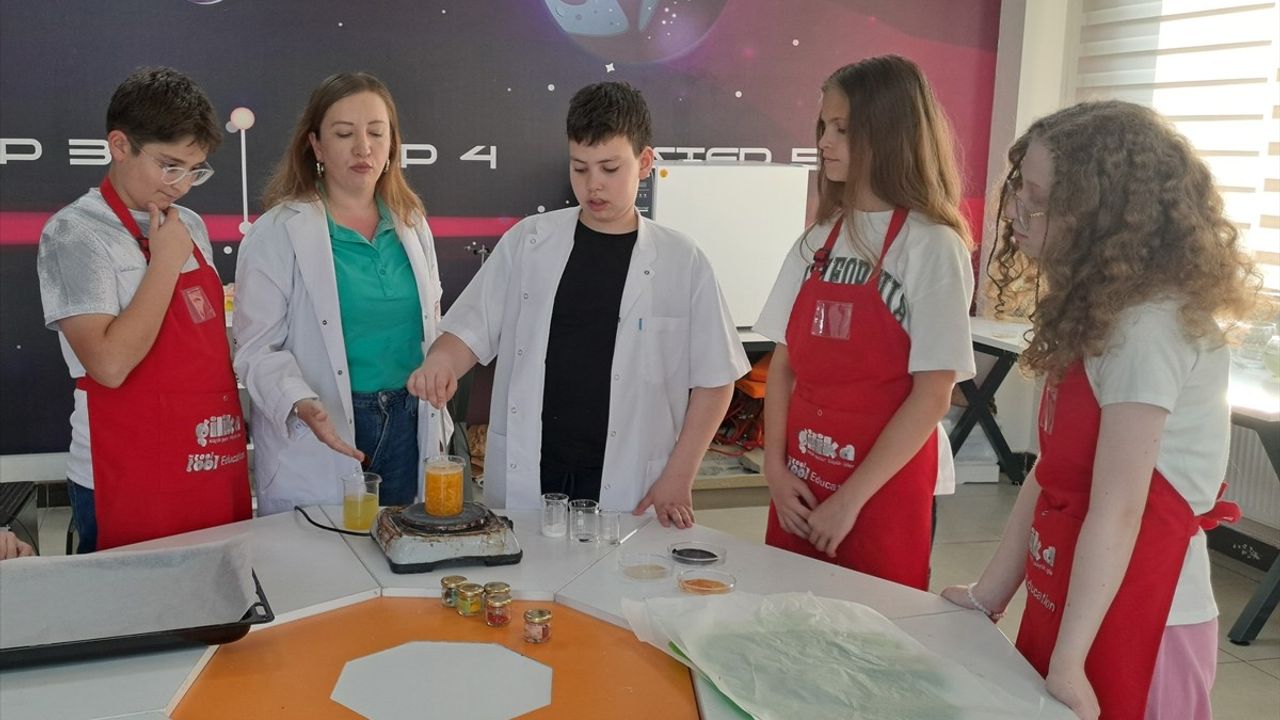 Sakarya'da Ortaokul Öğrencileri Biyoplastik Üretti
