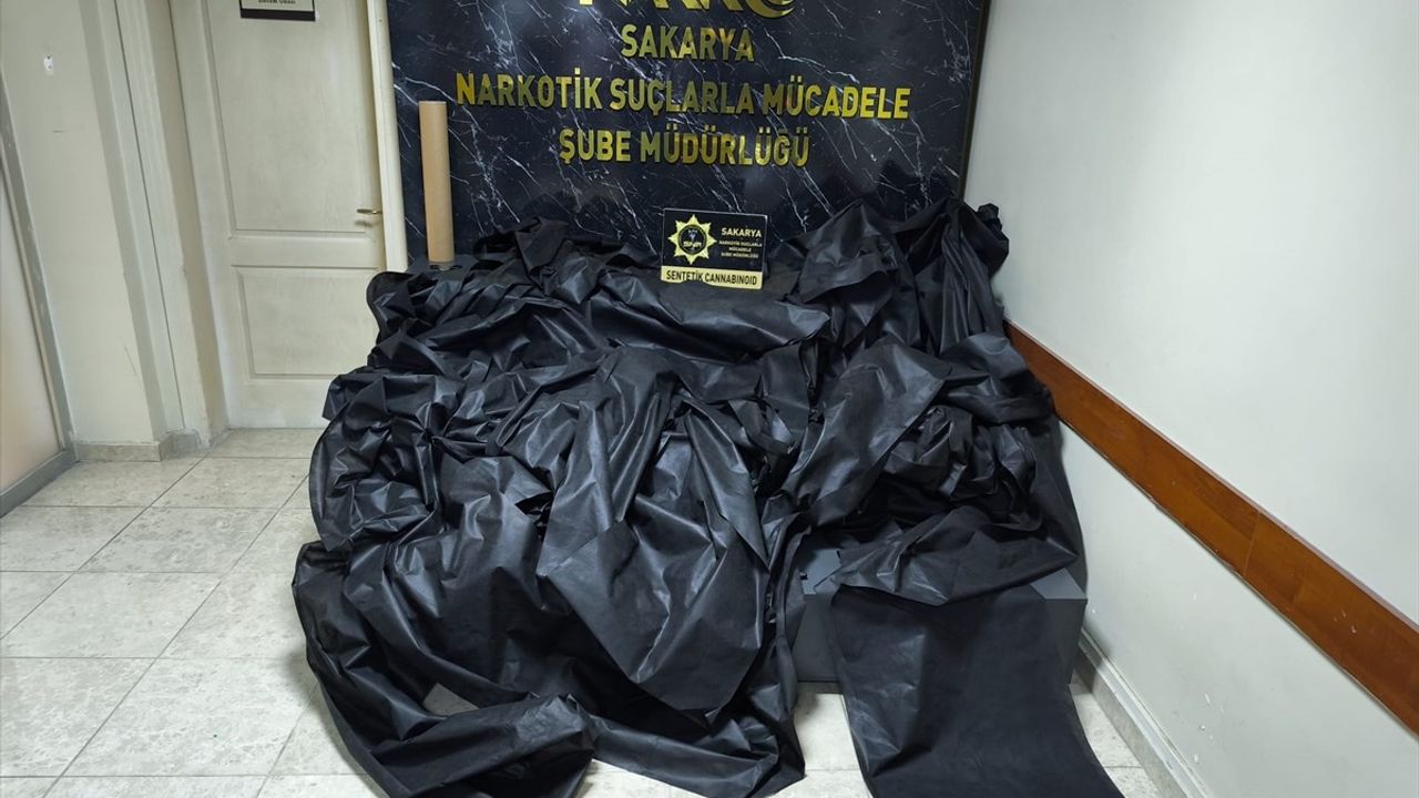 Sakarya'da Sentetik Uyuşturucu Operasyonu: 4 Bin 200 İçimlik Uyuşturucu Ele Geçirildi