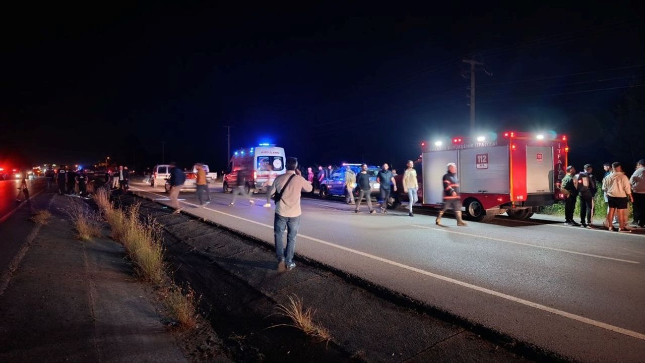 Sakarya'da Trafik Kazasında 1 Kişi Hayatını Kaybetti, 3 Yaralı