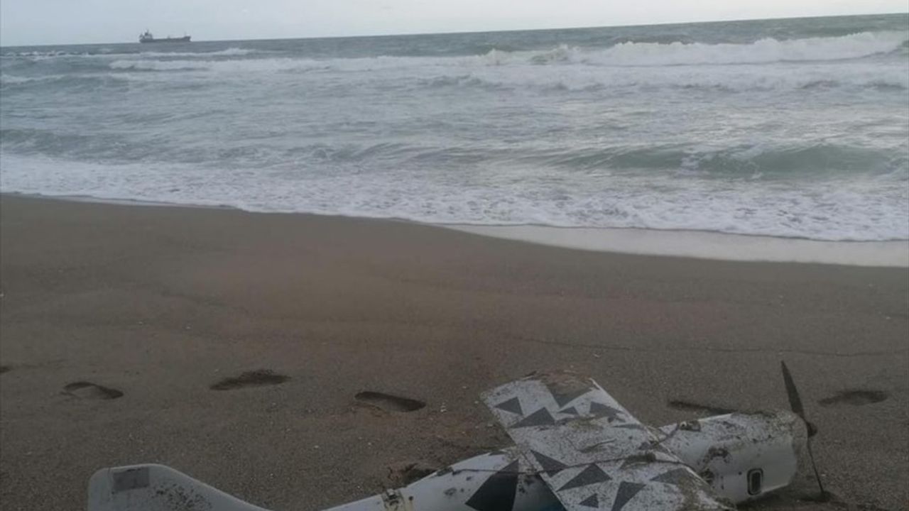 Sakarya'nın Karasu İlçesinde Sahilde İnsansız Hava Aracı Bulundu