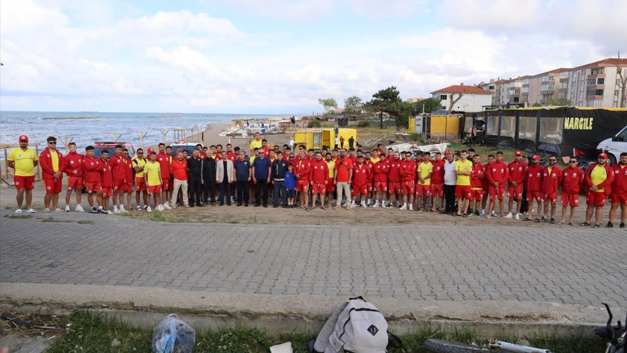 Sakarya Sahillerinde Cankurtaranlar Göreve Başladı