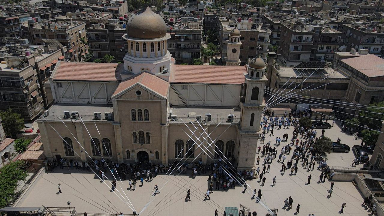 Şam'da Mar İlyas Kilisesi'nde Hayatını Kaybedenler İçin Cenaze Töreni Düzenlendi