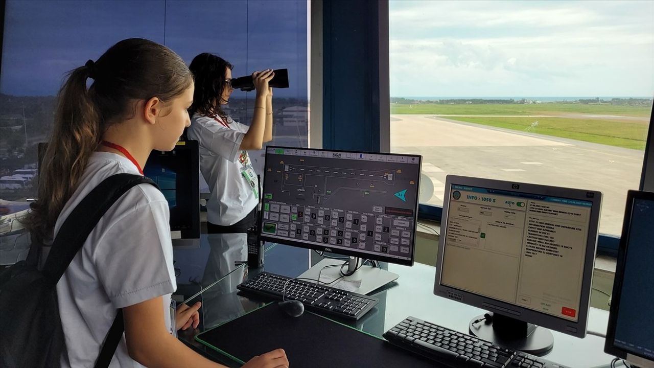 Samsun'da Öğrenciler Havacılığı Keşfediyor: Kuzeyin Çocukları Semalarda Projesi