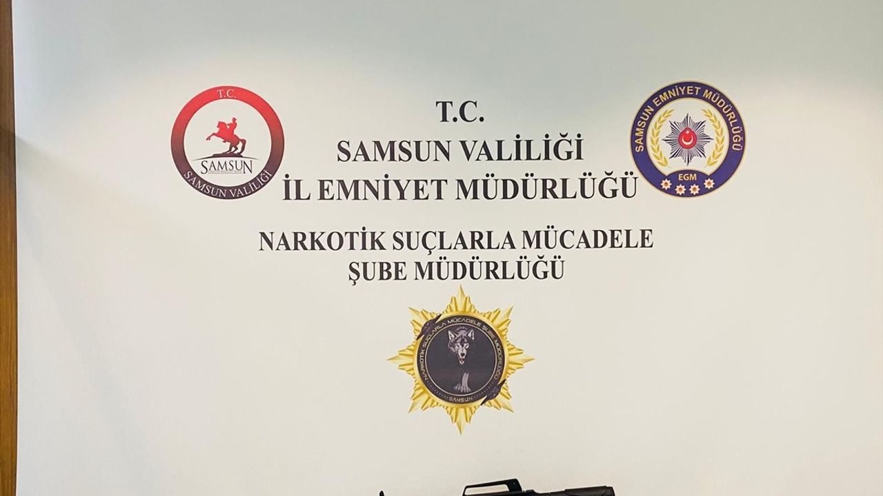 Samsun'da Ruhsatsız Silah ve Uyuşturucu Operasyonunda 3 Zanlı Gözaltına Alındı