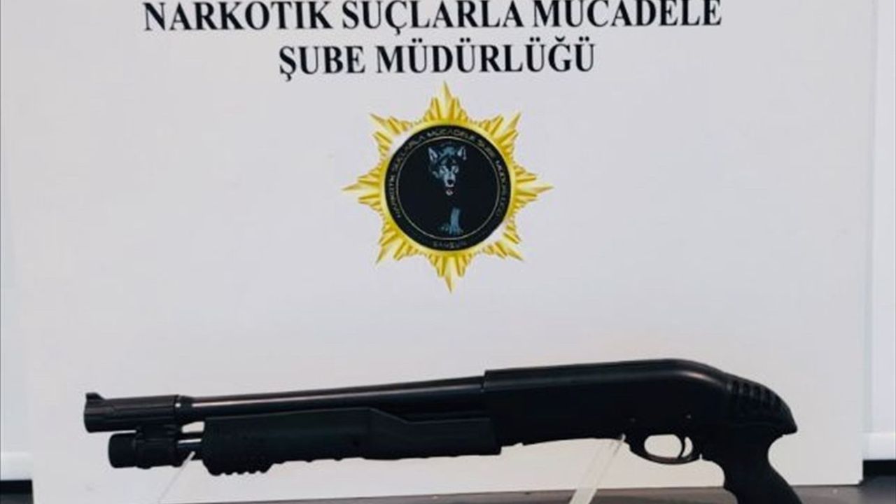 Samsun'da Silah ve Uyuşturucu Operasyonu: 3 Zanlı Gözaltında