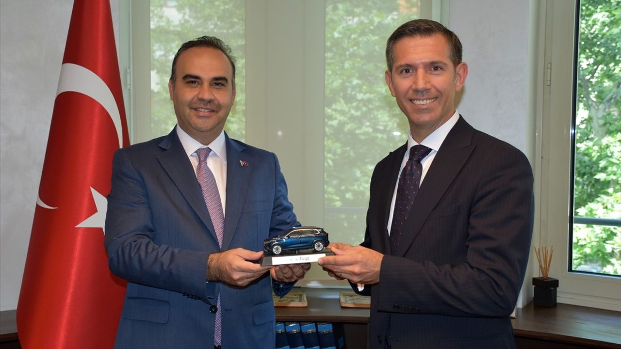 Sanayi ve Teknoloji Bakanı Kacır, Türkiye'nin Antarktika'daki Hedeflerini Açıkladı