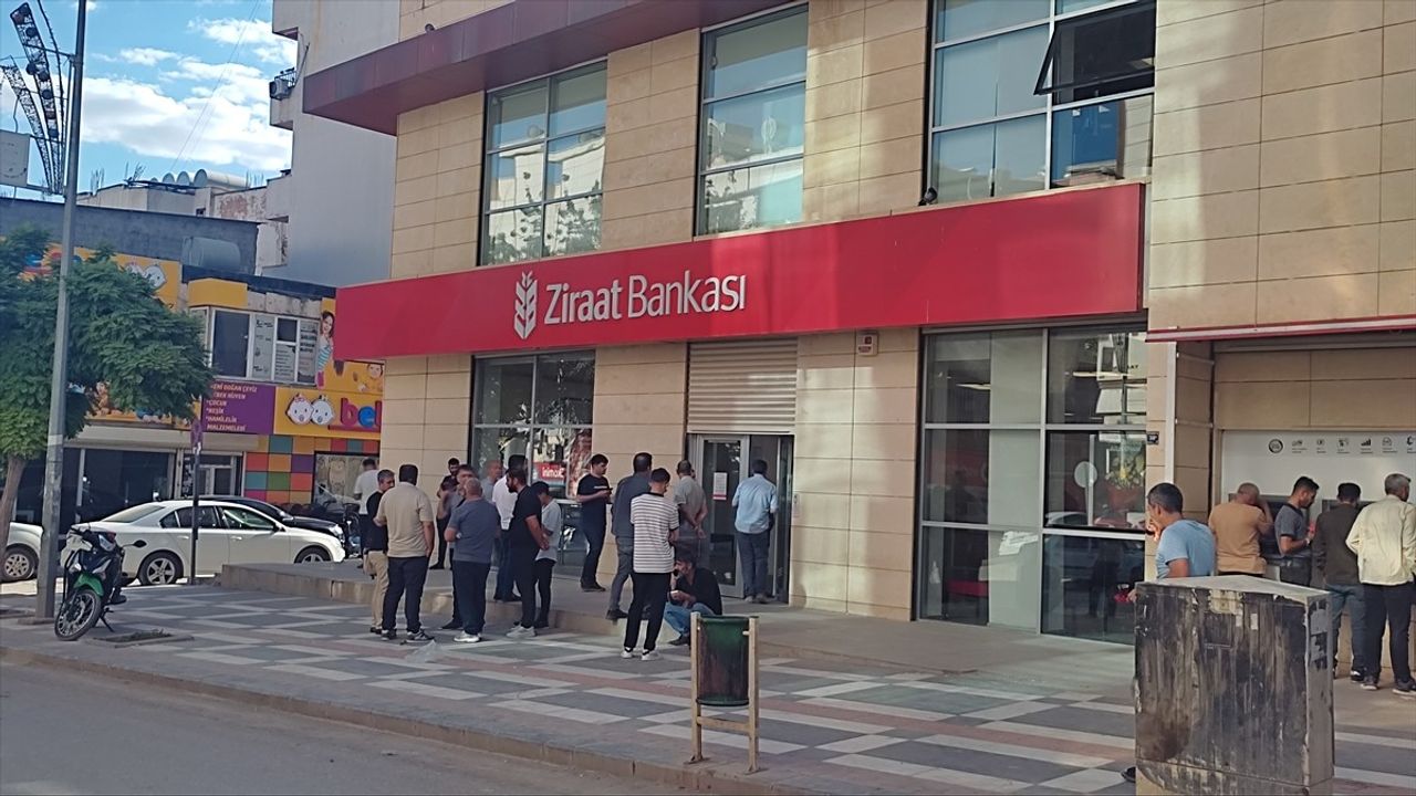 Şanlıurfa'da Banka Müdürüne Bıçak Çekerek Soygun Yapmaya Çalışan Zanlı Tutuklandı