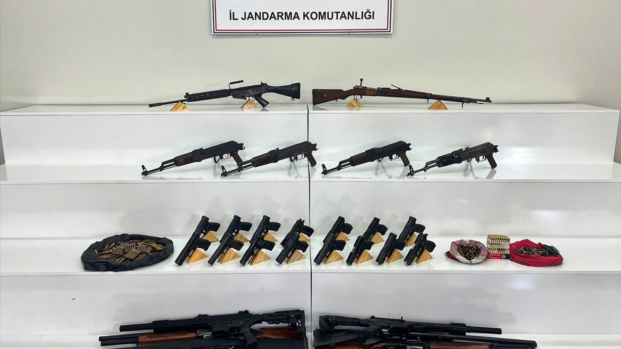 Şanlıurfa'da İki Farklı Operasyonda Çok Sayıda Silah Ele Geçirildi