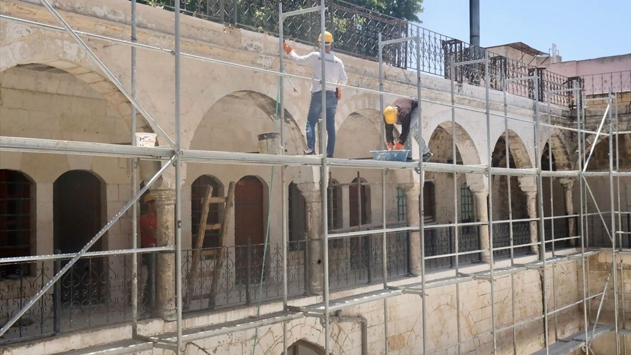 Şanlıurfa'nın Tarihi Barutçu Hanı Restorasyona Alınıyor