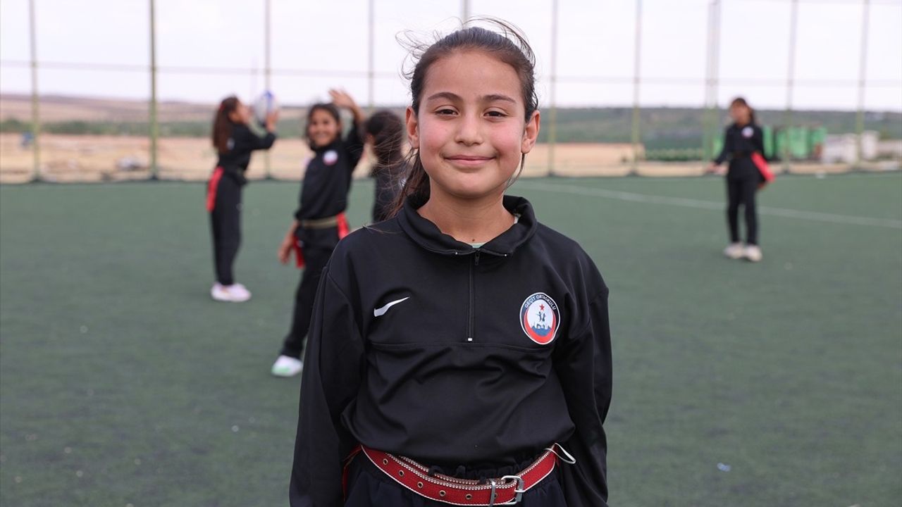 Şanlıurfalı Kız Öğrencilerin Ragbi Başarısı: Türkiye Şampiyonası'nda Üçüncülük