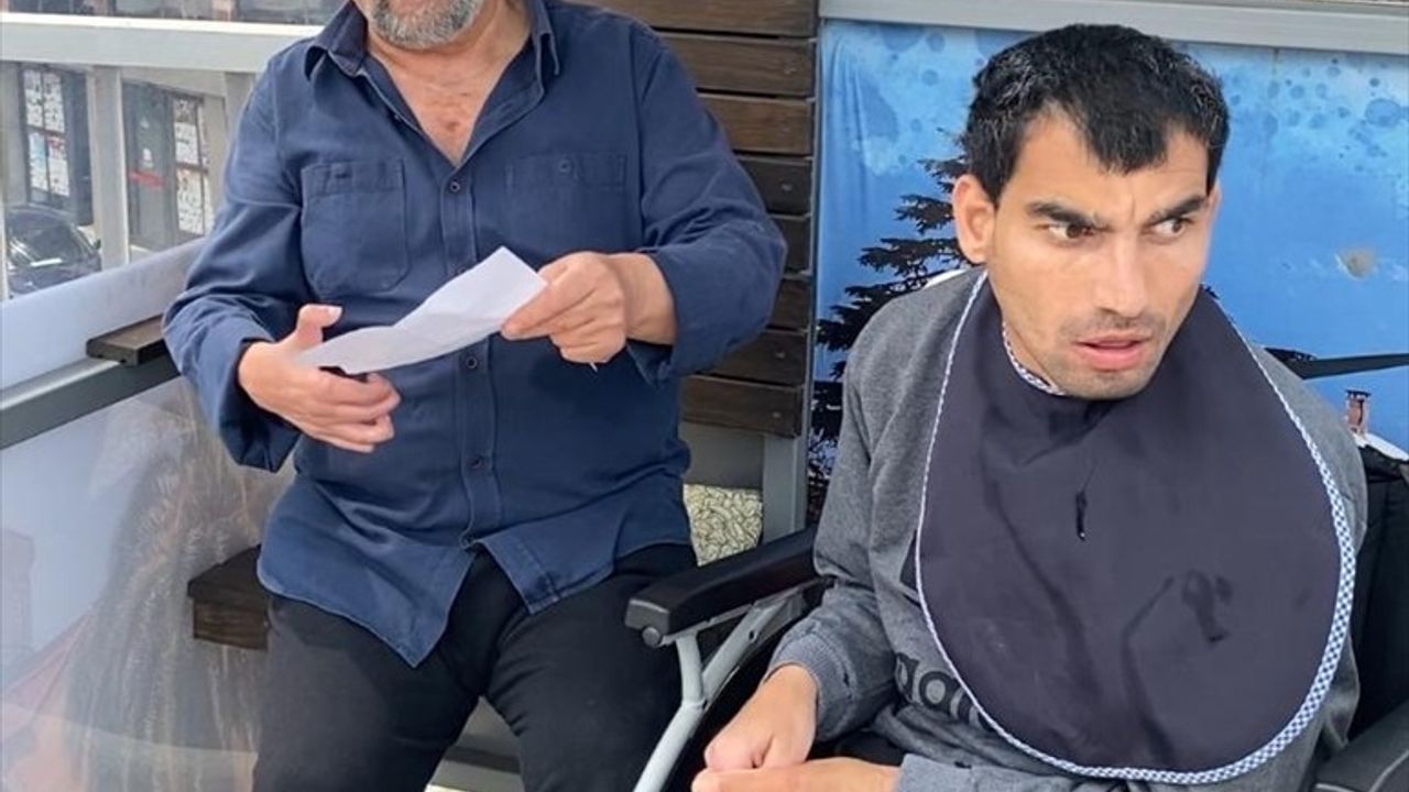 Şehit Eren Bülbül Gençlik Merkezi'nden Engelli Babaya Babalar Günü Sürprizi