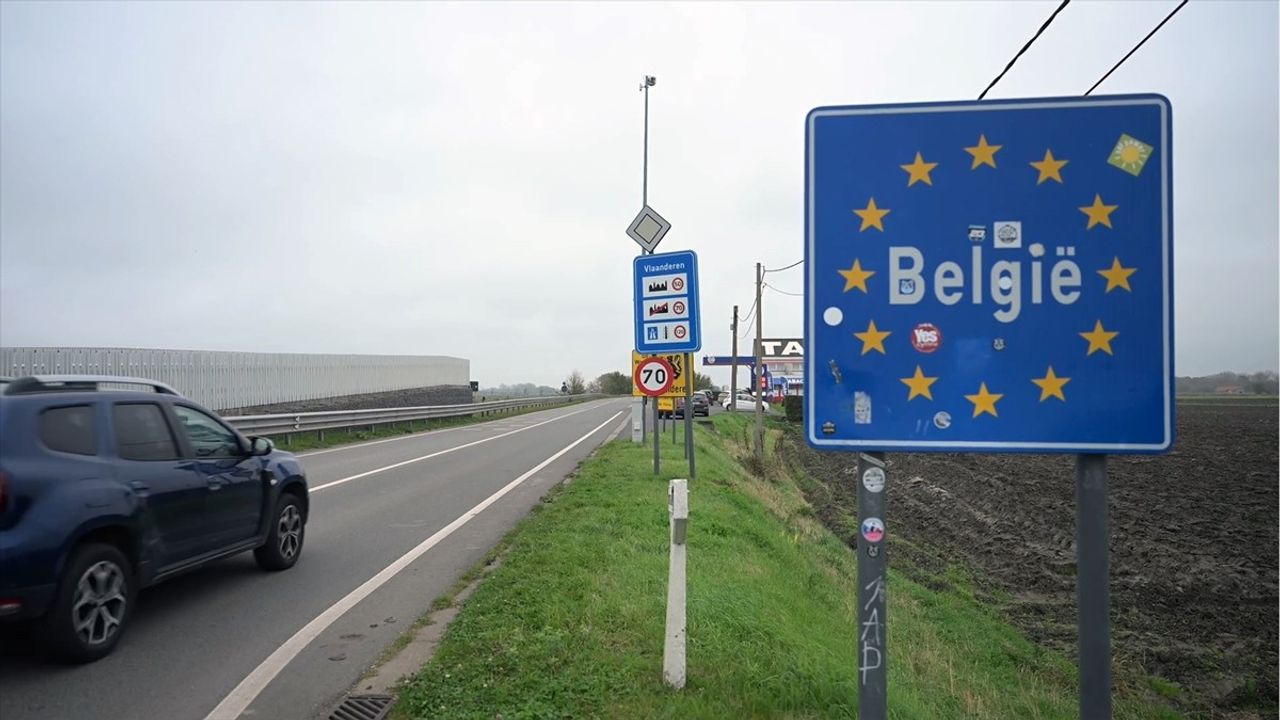 Şengen Anlaşması 40 Yaşında: Sınır Kontrolleri Tartışma Yaratıyor