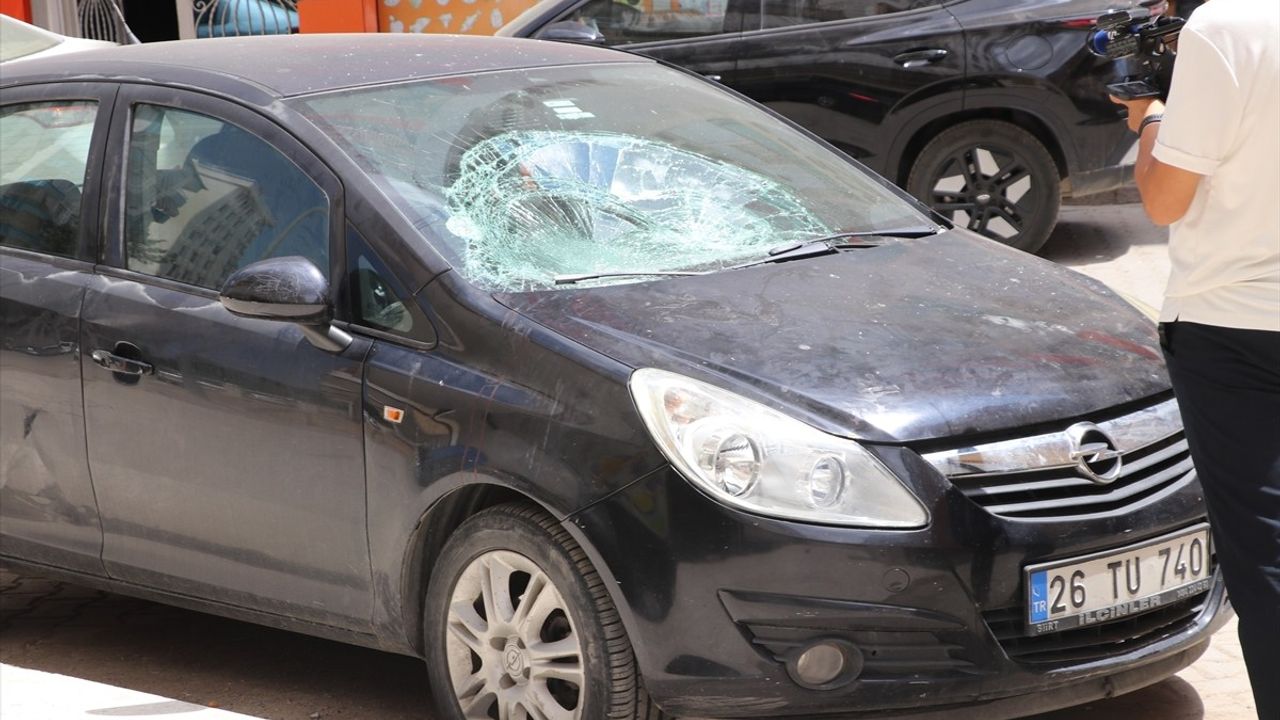 Siirt'te 1,5 Yaşındaki Çocuğun 5. Kattan Düşmesi Güvenlik Kameralarında