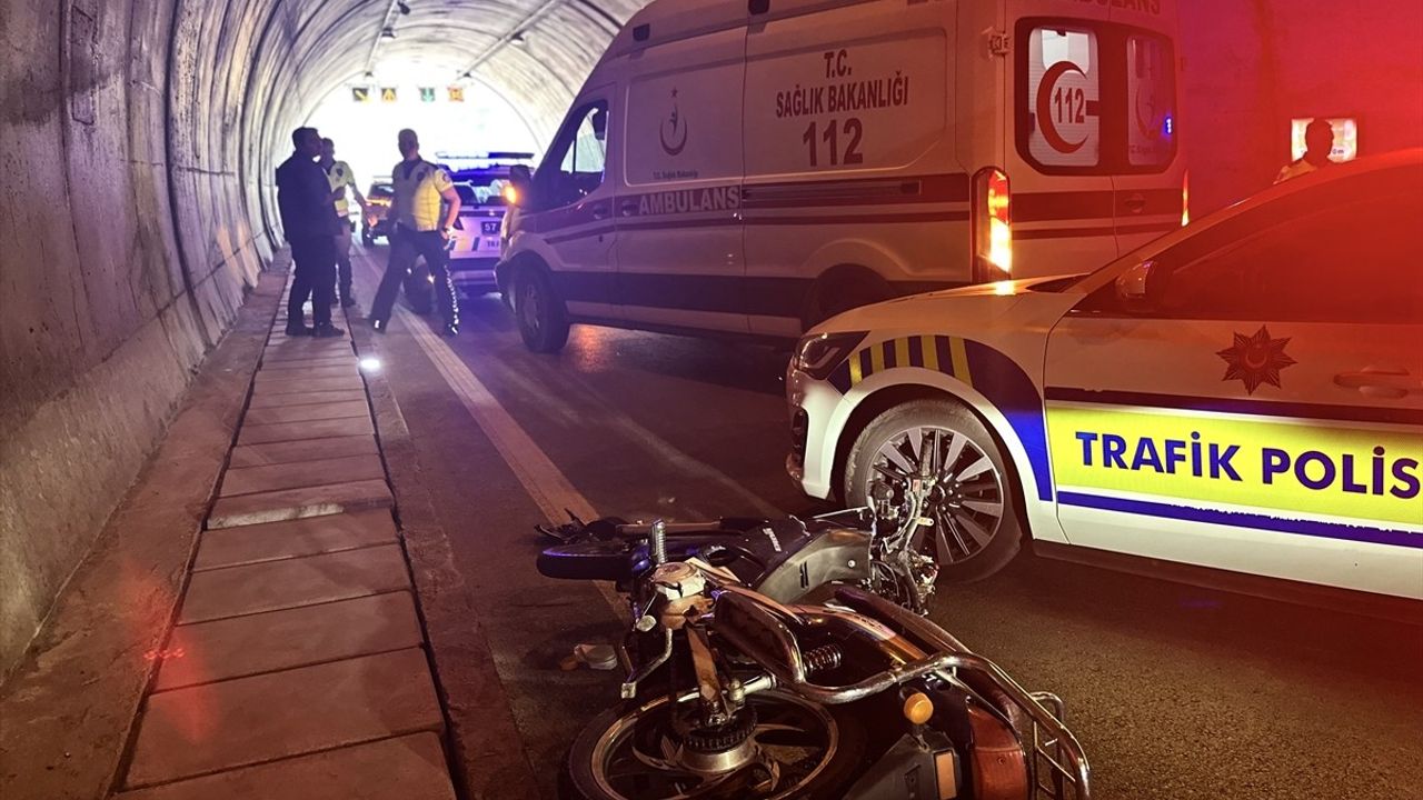 Sinop'ta 'Dur' İhtarına Uymayan Motosiklet, Polis Memurunu Yaraladı