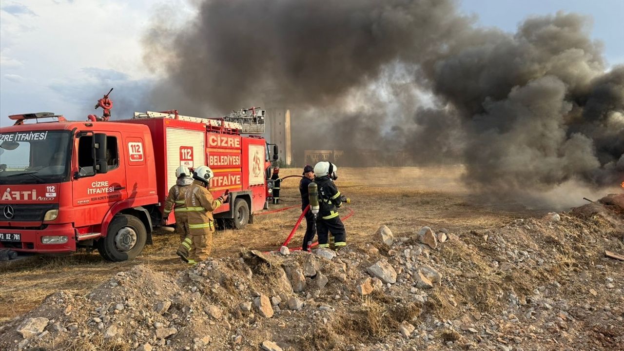 Şırnak Şerafettin Elçi Havalimanı'nda Uçak Yangını Tatbikatı Gerçekleştirildi