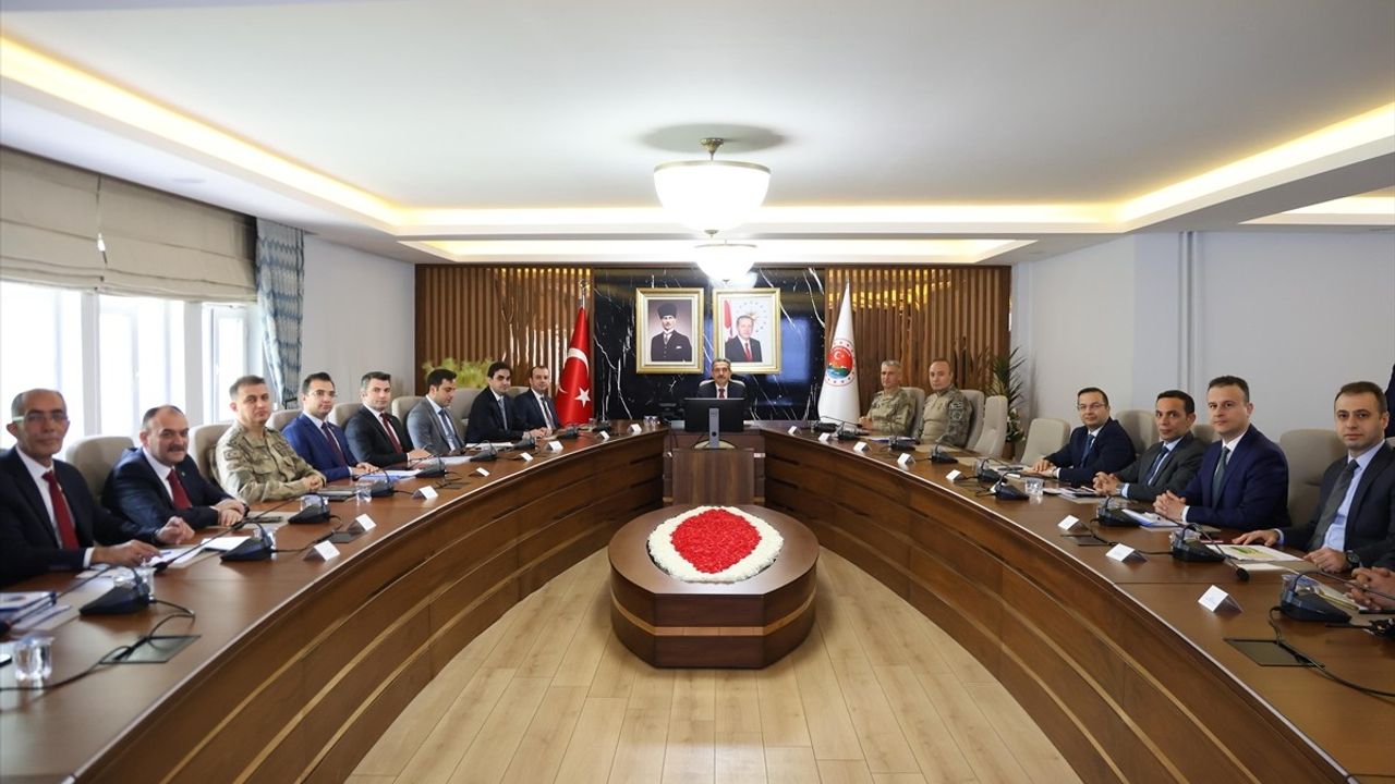 Şırnak'ta İl Güvenlik ve Asayiş Koordinasyon Toplantısı Yapıldı