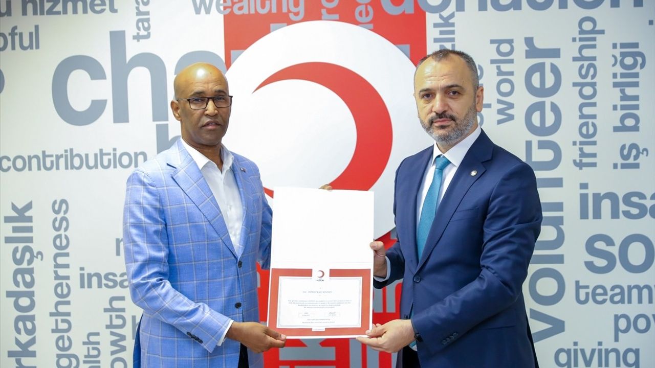 Somali Büyükelçisi Mohamed, Kurban Vekaletini Türk Kızılay'a Verdi