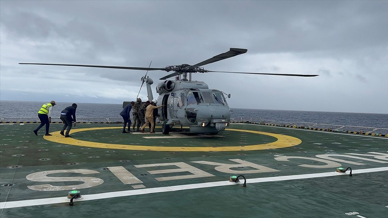 Somali Cumhurbaşkanı Hasan Şeyh Mahmud, Oruç Reis Araştırma Gemisini İnceledi