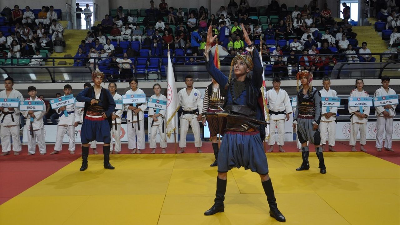 Spor Toto Yıldızlar Türkiye Judo Şampiyonası Kütahya'da Başladı