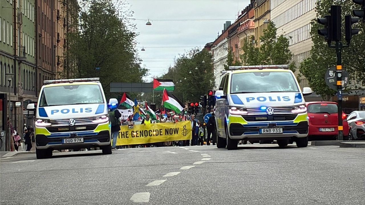 Stockholm'de İsrail'in Gazze Saldırılarına Karşı Protesto Düzenlendi