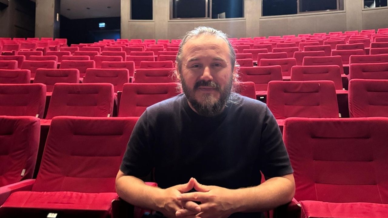 Sultanbeyli'de Kent Tiyatrosu Kuruluyor, 'Bizim Evin Hikayesi' Sahnelendi