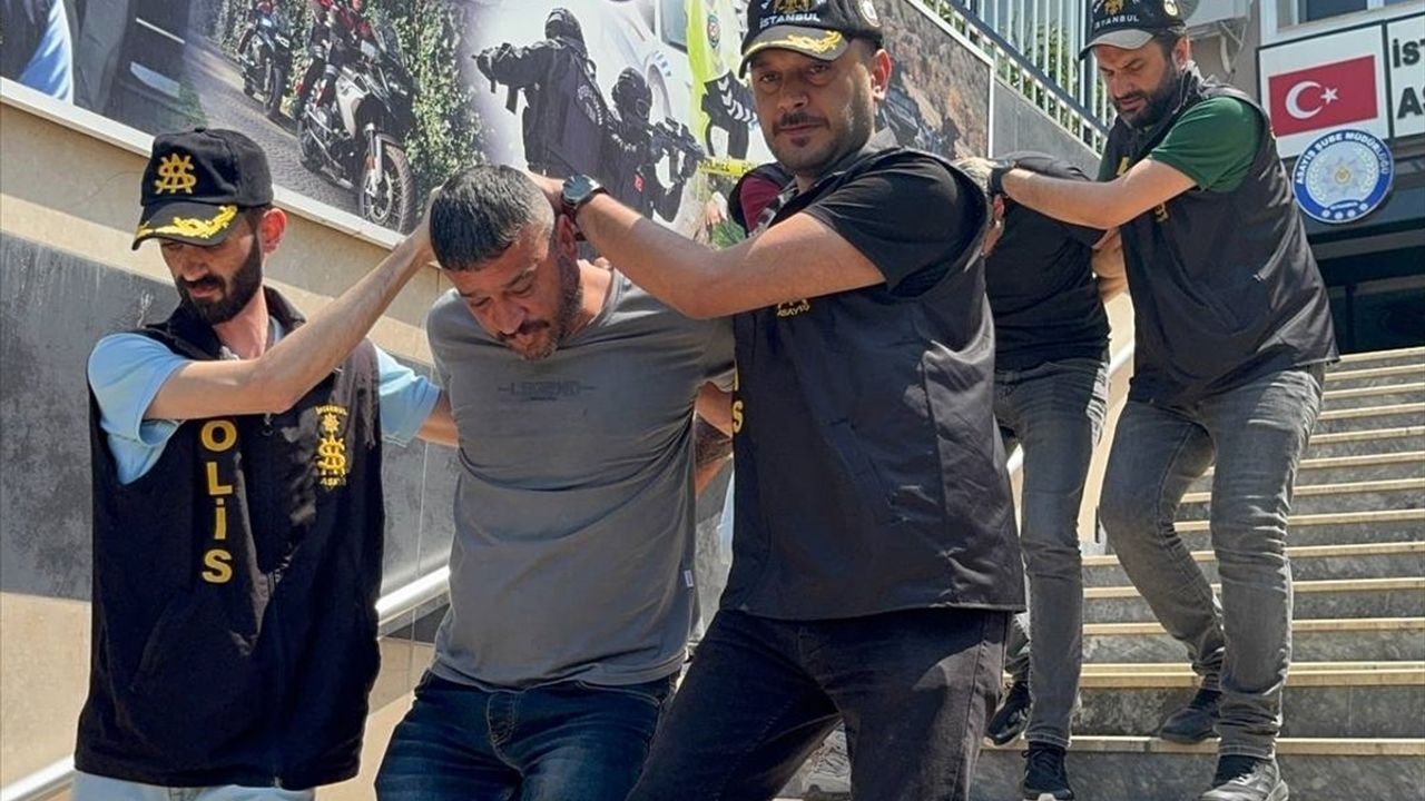 Sultangazi'de Kıraathanedeki Silahlı Olay: İki Zanlı Adliyeye Sevk Edildi