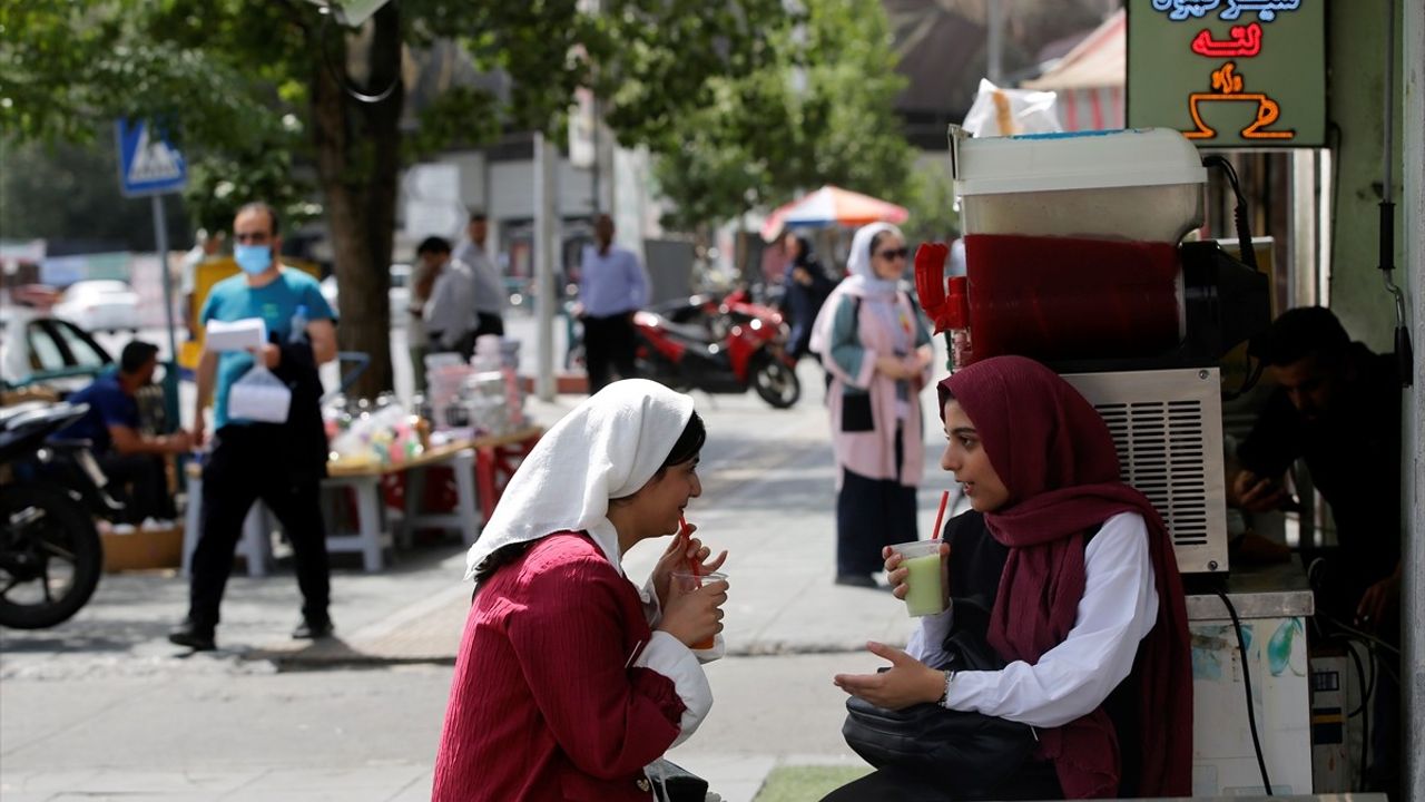 Tahran'da Hayat Normale Dönüyor: Saldırıların Ardından Tekrar Canlanma