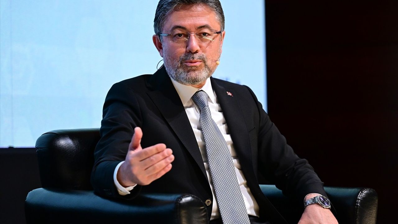 Tarım ve Orman Bakanı Yumaklı, Sürdürülebilir Tarım ve Gıda Zirvesi'nde Gelecek Vizyonunu Paylaştı