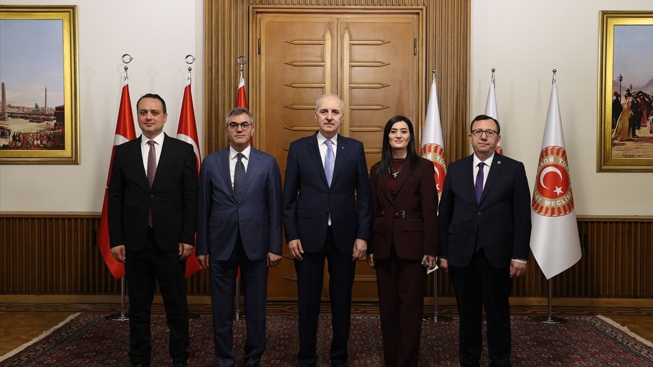 TBMM Başkanı Kurtulmuş, Kurban Bayramı'nda Personeliyle Bayramlaştı