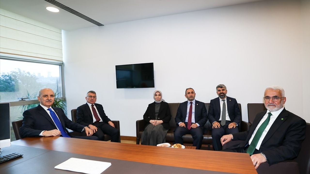 TBMM Başkanı Numan Kurtulmuş, HÜDA PAR Genel Başkanı Zekeriya Yapıcıoğlu'nu Ziyaret Etti