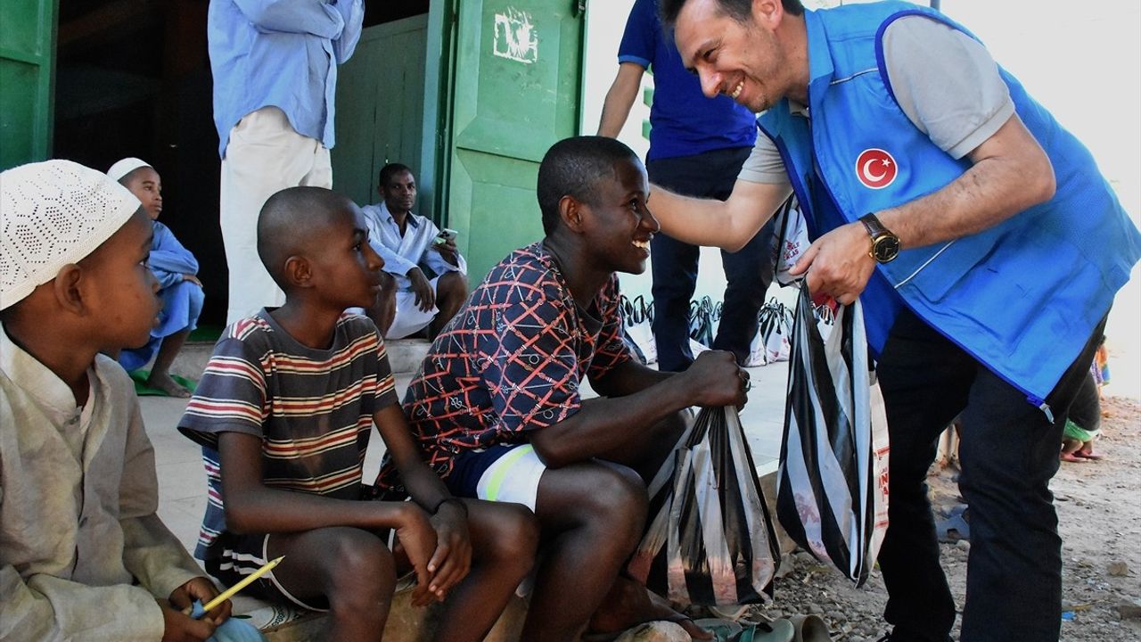 TDV Gönüllüleri Madagaskar'dan Duygu Dolu Anılarla Ayrıldı